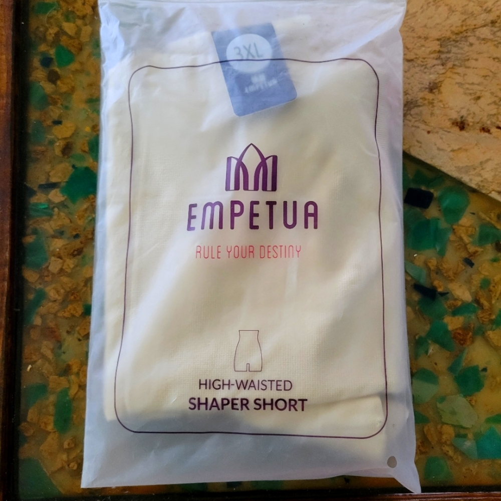 NWT Empetua High-Waisted Shaper Short